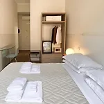 ラ スカラ ホテル 3*
